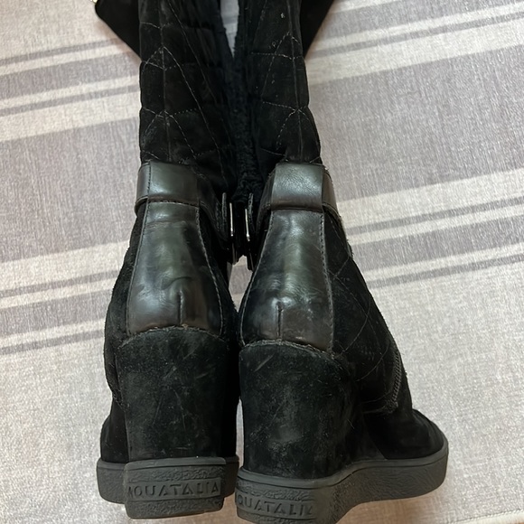 Aquatalia black suede, tall Calli quilted, fur-lined, tall, wedge boot size 6 - Picture 3 of 4